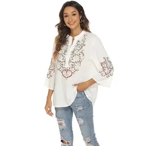 Blusa Blanca Bordada con Flores, Camisa Mexicana de Algodón para Mujer - Product Image 5