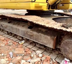 รถขุดตีนตะขาบ Komatsu PC200-7 มือสอง ปี 2018 เครื่องยนต์ 107 กิโลวัตต์ น้ำหนักใช้งาน 20253 กิโลกรัม ระบบไฮดรอลิก - Product Image 3