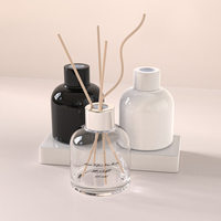 Botol Reed Diffuser Kaca 100ml dengan Logo Kustom, Tutup Sekrup Fiber Bar, Minyak Aromatik untuk Pewangi Rumah
