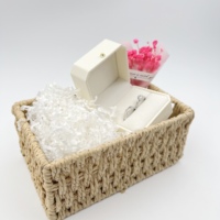 Papier non couché déchiqueté tampon de remplissage pour panier de décoration cadeau farce remplissage froissé
