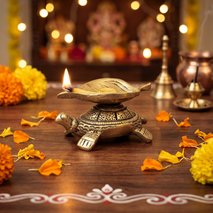 Lámpara de aceite de tortuga de latón chapada en oro con llama encendida para oración y decoración Feng Shui - Product Image 1