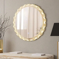 Miroir de maquillage tactile sophistiqué en acrylique avec éclairage LED à intensité variable pour salle de spa, salon de beauté, dressing