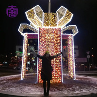 Luces LED Decorativas de Navidad 3D Grandes y Coloridas, con Marco de Hierro IP65, Fácil Instalación, para Interiores y Exteriores, Escultura de Caja de Regalo