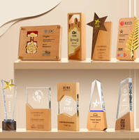 Trophée en cristal cubique créatif en bois pour événements et réunions annuelles d'entreprise, vente en gros, trophée commémoratif en cristal