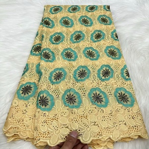 Vestidos de novia de tela de encaje de gasa Suiza Precio de promoción Bordado de algodón teñido con lentejuelas en la India - Product Image 1