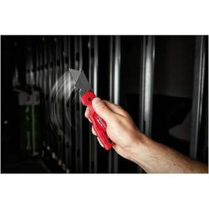 Couteau utilitaire Milwaukee 48-22-1901 Fastback avec clip ceinture, fonction de dénudage de fils intégrée et fonction de pliage - Product Image 1