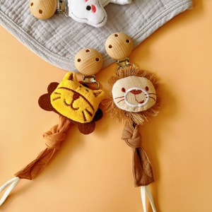 Venta caliente Eco-Friendly hecho a mano bebé <span class=keywords><strong>chupete</strong></span> Clips cadena mejor <span class=keywords><strong>precio</strong></span> al por mayor cadena de colores mordedor Clip de madera trenzado Bebe - Product Image 1