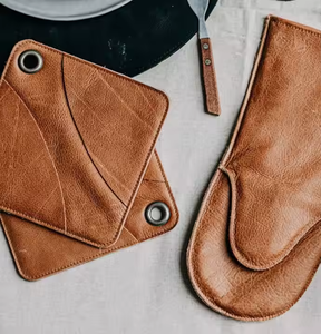Wholesale Kitchen Towels and Potholders Handmade Rustic Leather Hot Pot Pad Leather Potholder With Pocket - Product Image 5