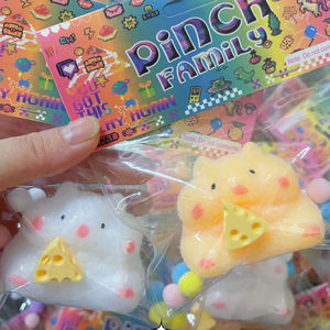 Mainan Promosi Lucu Kawaii Mini Hamster Lentur Bisa Diremas Pereda Stres Mainan Mochi Tikus Hewan Lentur Bisa Diremas Squishy Toys - Product Image 1