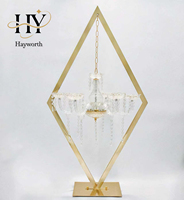 Centre de table décoratif de mariage en métal argenté/doré de style moderne et simple, en acrylique incassable de haute qualité, en forme de diamant