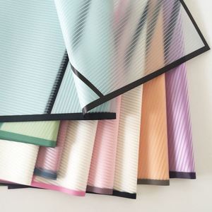 Papier d'emballage classique multicolore en option, papier d'emballage pour fleuriste avec impression de lignes d'amour - Product Image 3