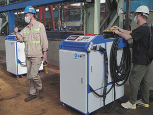 Machine <span class=keywords><strong>de</strong></span> <span class=keywords><strong>nettoyage</strong></span> laser 3000w <span class=keywords><strong>Nettoyage</strong></span> laser des façades <span class=keywords><strong>de</strong></span> maisons et <span class=keywords><strong>de</strong></span> bâtiments <span class=keywords><strong>D</strong></span>érouillage <span class=keywords><strong>de</strong></span> l'acier Élimination <span class=keywords><strong>de</strong></span> l'oxydation - Product Image 4