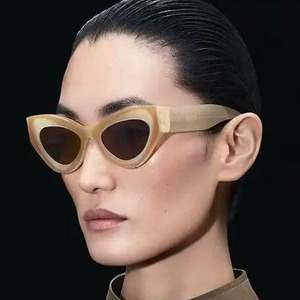 Gafas de Sol Retro Ovaladas UV400 de Moda para Unisex, Logotipo Personalizado, Gafas de Sol Vintage de Ojo de Gato Pequeño, Negras, de PC - Product Image 1