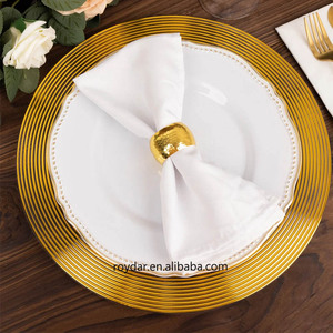 Plato de cena platos de cargador de plástico transparente con borde ondulado dorado plato transparente de boda - Product Image 2