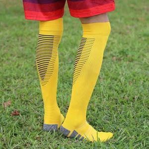 <span class=keywords><strong>Calcetines</strong></span> gruesos de fibra de bambú para hombre personalizados de invierno con diseño antibacteriano para baloncesto y fútbol - Product Image 2