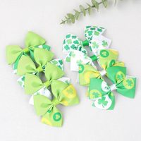 Accessoires pour cheveux d'enfants : Barrette élégante faite à la main en forme de trèfle Saint Patrick avec nœud et cristaux, épingle à cheveux latérale pour enfants