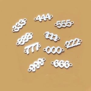 จี้ตัว<span class=keywords><strong>เลข</strong></span>สามทบสี่เหลี่ยมมุมฉากสีเงินสเตอร์ลิงสองรูนำโชค S925เครื่องรางนำโชคสำหรับการเชื่อมต่อเครื่องประดับแบบทำมือ - Product Image 2