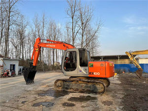 Excavatrice sur chenilles Hitachi Ex100-5 d'occasion fabriquée au Japon avec moteur Isuzu Modèle 2016 Poids opérationnel de 10000 kg - Product Image 3