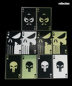 Toppe Termoadesive Artigianali Eco-Friendly per Cappelli, Tagliate al Laser, con Design Riflettente Nero Totale a Tema Mare, con Ace Spades Punisher - Product Image 2