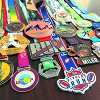 Vente directe d'usine, médaille individuelle personnalisée, design 3D en relief, médaille de champion en or pour le football et le basketball, souvenirs