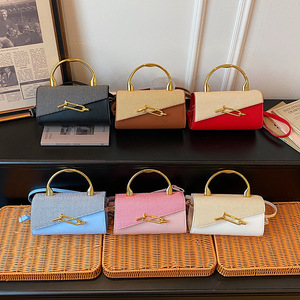 Nouveau <span class=keywords><strong>Sac</strong></span> à <span class=keywords><strong>Main</strong></span> en PU pour <span class=keywords><strong>Femme</strong></span>, Modèle Simple et Tendance 2026, <span class=keywords><strong>Sac</strong></span> Bandoulière Texturé Carré Moyen avec Sangle Unique et Fermeture, en Polyester pour Usage Quotidien - Product Image 2