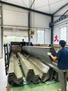 Pile de tôle en plastique PVC bioluminescente Visibilité nocturne innovante pour les applications marines <span class=keywords><strong>critiques</strong></span> en matière de sécurité - Product Image 3