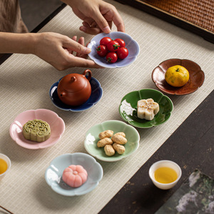 Plato de cerámica para repostería con forma de flor, mini disco de porcelana con seis pétalos en forma de onda para sala de té, fiesta de aperitivos, platos de estilo sencillo. - Product Image 2