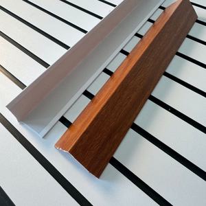 Profilé d'extrusion personnalisé en <span class=keywords><strong>PVC</strong></span> pour protection d'angle mural décoratif, bande d'angle en <span class=keywords><strong>PVC</strong></span> - Product Image 2