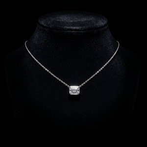 สร้อยคอเพชรทรงมรกตแพลตตินั่ม ได้รับการรับรองจาก GIA สี D ธรรมชาติ ดีไซน์เรียบง่ายสำหรับผู้หญิง สวมใส่ได้ทุกวัน - Product Image 2