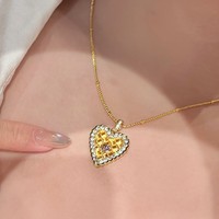 Collier en forme de cœur tressé brossé, accessoire pendentif haut de gamme et de luxe léger, chaîne de clavicule en diamant rose