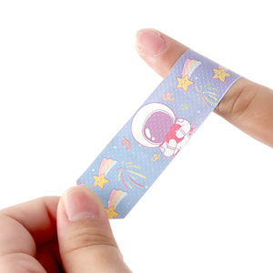 Tùy chỉnh in logo trẻ em phim hoạt hình thạch cao dính ban nhạc viện trợ Bandaid trong thẻ giấy tay Áo bán buôn nhựa PE - Product Image 6