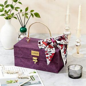 Caja de Regalo Personalizada con Asa, Caja de Cartón Tipo Maleta, Serie de Cajas de Regalo de Papel, Cajas con Logotipo Impreso - Product Image 1