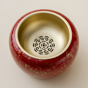 Contenedor de residuos de té Jian Shui de latón lacado con purpurina dorada, rojo y negro, con revestimiento interior dorado para la ceremonia del té Kung Fu. - Product Image 3