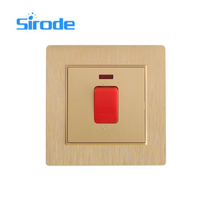 <span class=keywords><strong>Sirode</strong></span> 86*86 Golden Color 1 Gang 2 Way Switch Plaque brossée 3D en norme britannique pour l'emballage de vente au détail à usage résidentiel - Product Image 2