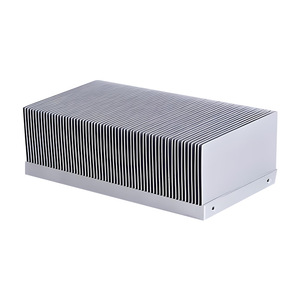 Radiateur à ailettes en cuivre et aluminium haute densité sur mesure pour le refroidissement du châssis - Product Image 1