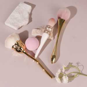 Set Kuas Makeup Kustom yang Laris Terjual, Kuas Rambut Sintetis Berkualitas Tinggi dengan Harga Rendah dan Logo Pribadi untuk Penggunaan Wajah. - Product Image 3