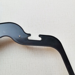 Percha de Plástico Negra de <span class=keywords><strong>Tamaño</strong></span> Pequeño, 20 CM de Alto, 33.6 CM, para Perros <span class=keywords><strong>Akita</strong></span>, Pomerania, Teddy, Ropa para Mascotas, Material de Tela de PP de un Solo Nivel, en Caja - Product Image 4