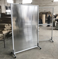Cloison mobile en acrylique transparent en gros, cloison de séparation de pièce en plexiglas transparent, cloison de bureau sur roulettes