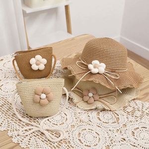 Ensemble Chapeau de Paille et Sac pour Enfants - Motif Fleurs Adorables - Idéal pour l'Été - Product Image 6