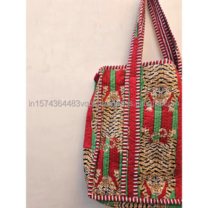 Sac fourre-tout matelassé en coton pur fait main indien, magnifique sac de plage, de soirée, de rangement et de voyage pour femme, imprimé tigre - Product Image 2