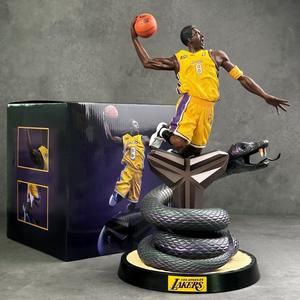 Per il n. Statuetta Decorativa di <span class=keywords><strong>Kobe</strong></span> <span class=keywords><strong>Bryant</strong></span> 'Black Mamba' in PVC, 24 Pollici - Product Image 6