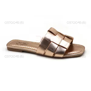 New Summer Holiday Breathable Casual Slippers Outdoor Sandals Style Woman Wear Resistant Flat Out Sole Casual Sandals