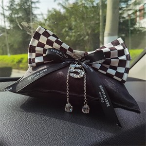 Sacs de <span class=keywords><strong>voiture</strong></span> Charbon de bambou activé Rafraîchisseur <span class=keywords><strong>d</strong></span>'air de <span class=keywords><strong>voiture</strong></span> à arc <span class=keywords><strong>naturel</strong></span> Éliminateur <span class=keywords><strong>d</strong></span>'odeurs écologique et <span class=keywords><strong>absorbeur</strong></span> <span class=keywords><strong>d</strong></span>'<span class=keywords><strong>humidité</strong></span> - Product Image 1