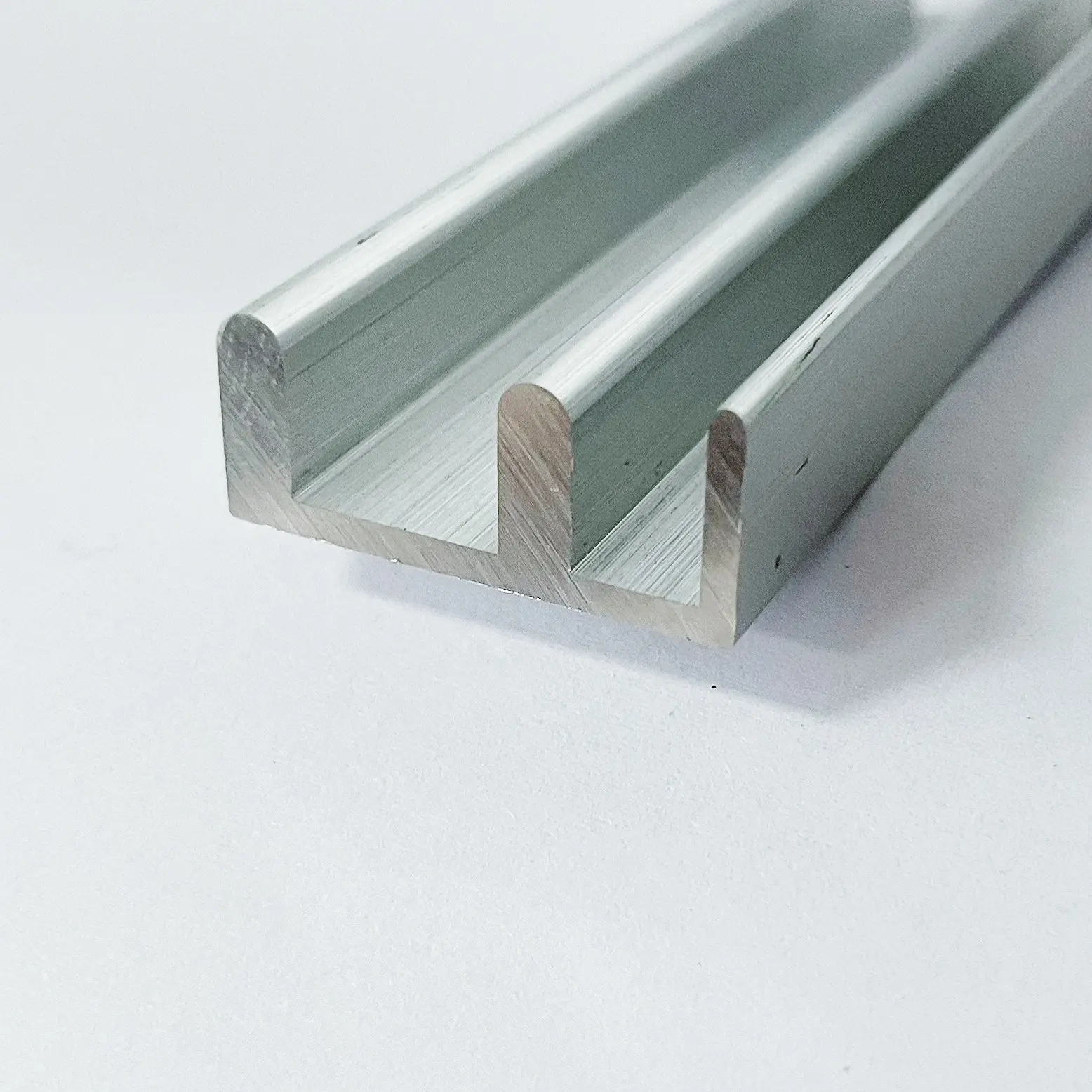 Material de alumínio industrial para portas e janelas trilho de porta industrial 13*29mm com degraus 15*33mm