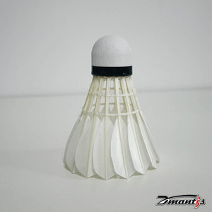 Volant de <span class=keywords><strong>badminton</strong></span> en plumes d'oie super stable de 4e classe <span class=keywords><strong>Plume</strong></span> de lame en liège à 2 couches de l'usine chinoise - Product Image 3