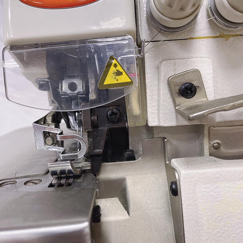 china jukky good price direct drive wiki brand High speed four thread overlock sewing machine Suitable for T-shirt