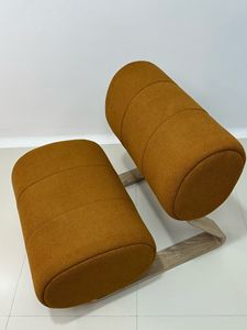 Poltrona di Design Nordico di Lusso, Rivestita in Tessuto, con <span class=keywords><strong>Spugna</strong></span> ad Alta Resilienza e Struttura in Legno, <span class=keywords><strong>per</strong></span> Soggiorno e Uso Alberghiero - Product Image 2