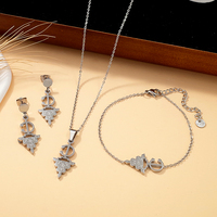 Vente en Gros Ensemble Bijoux Acier Inoxydable Mode Personnalisé Plaqué Or 18 Carats Pendentif Berbère Boucles d'Oreilles Collier Bracelet pour Femme