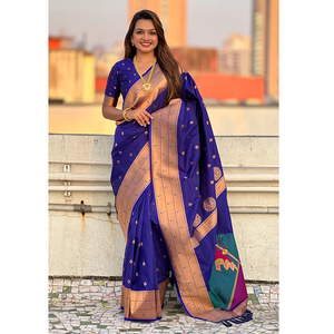 Sari de Seda Paithani con Motivos Tejidos en Zari Violeta para Festivales Gudi Padwa, Motivos Tradicionales en Zari para Vestimenta Festiva y de Celebración - Product Image 1