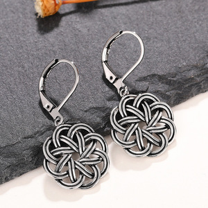 Orecchini pendenti vintage intrecciati da donna, accessori semplici per l'uso quotidiano in stile etnico - Product Image 2